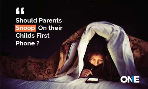 يجب أن يتطفل الآباء على هاتف طفلهم الأول